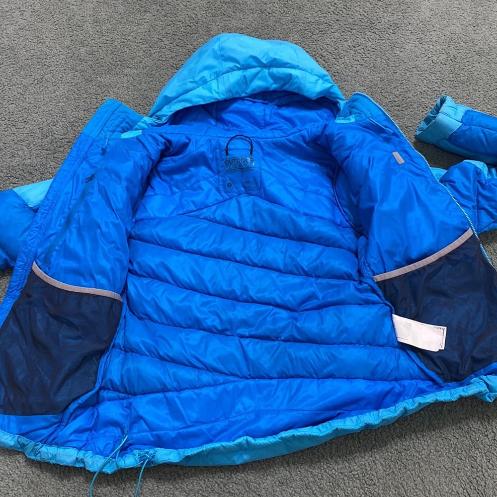 Outdoor Research Women's Diode Hooded Down Jacket - Picture 4 of 14